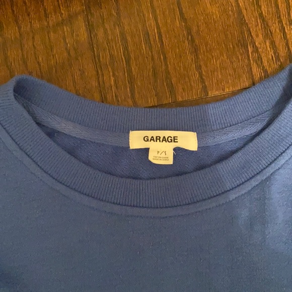 Blue cropped crew neck in size women’s small - Picture 2 of 3